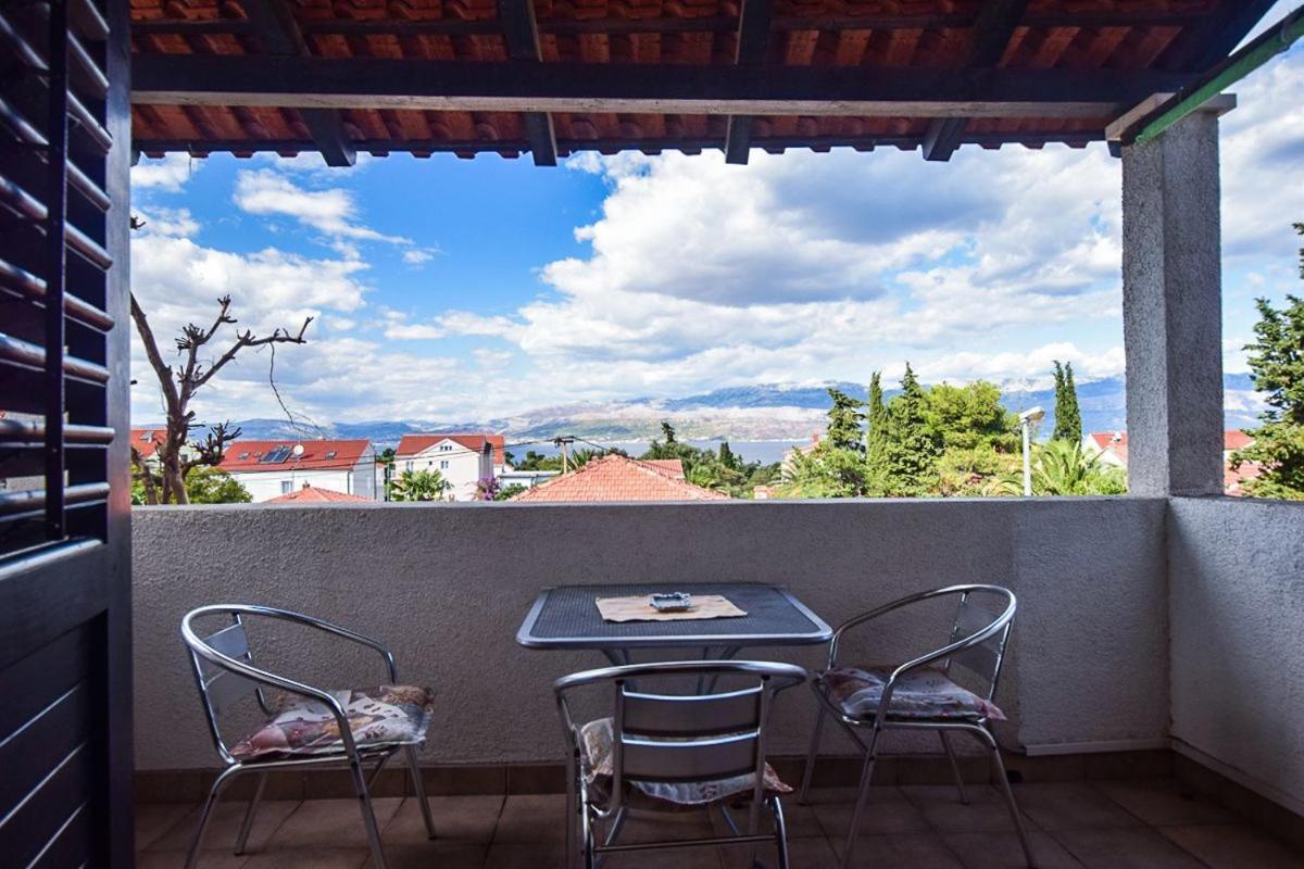 Apartments Derado Supetar Zewnętrze zdjęcie