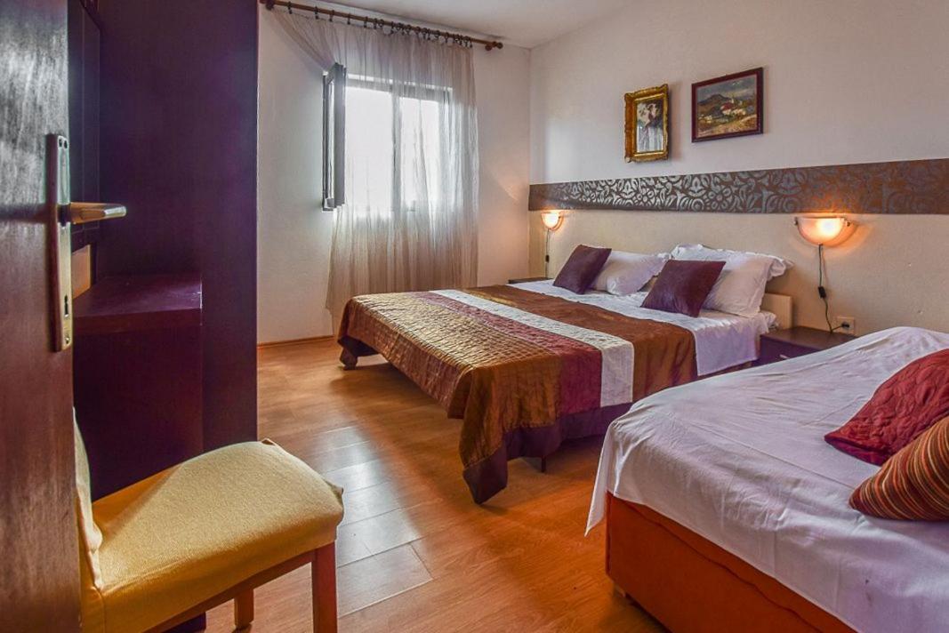 Apartments Derado Supetar Zewnętrze zdjęcie