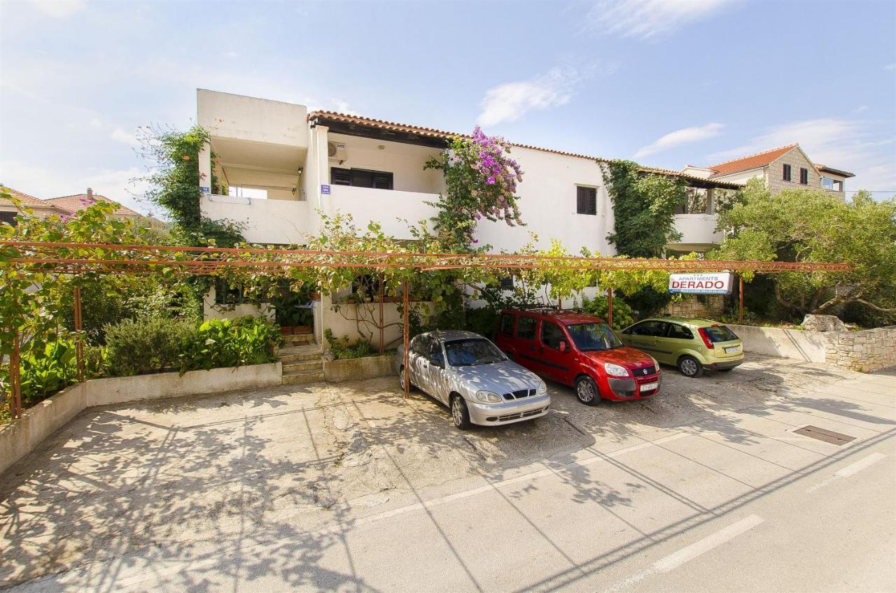 Apartments Derado Supetar Zewnętrze zdjęcie